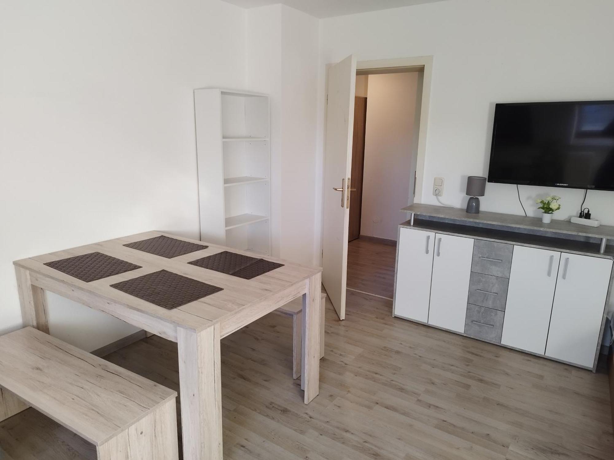 Flex Aparts - Grosse, Moeblierte Wohnung In Zwickau Mit 2 Zimmern Dış mekan fotoğraf