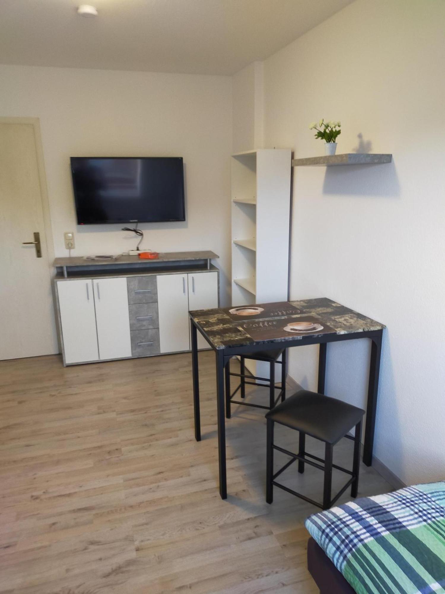 Flex Aparts - Grosse, Moeblierte Wohnung In Zwickau Mit 2 Zimmern Dış mekan fotoğraf