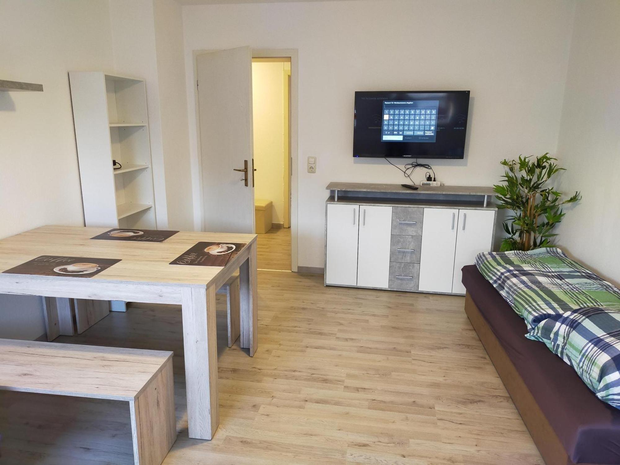 Flex Aparts - Grosse, Moeblierte Wohnung In Zwickau Mit 2 Zimmern Dış mekan fotoğraf